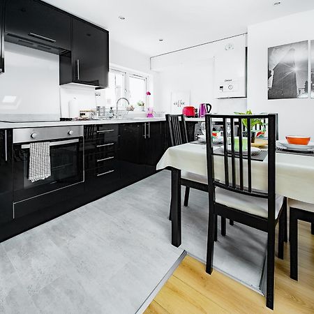 Charming London Home, Opp Arnos Grove Underground Station, Parking New Southgate Exterior foto